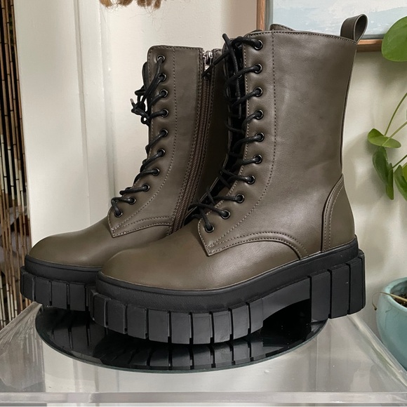 ASOS Truffle Collection chunky lace up ankle boots in khaki (olive green) - Picture 13 of 13